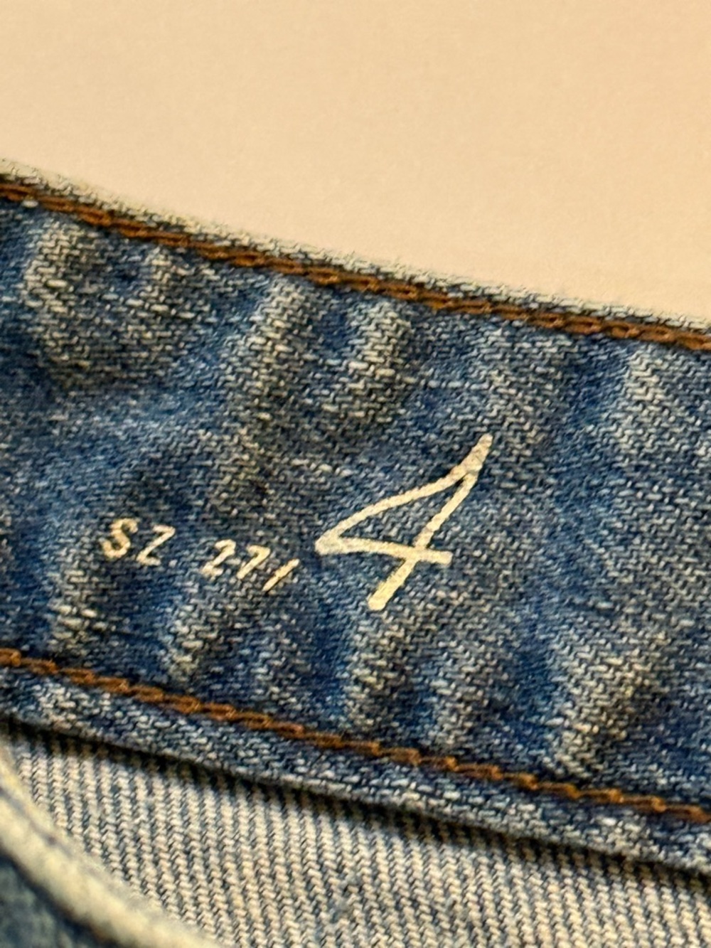 Ann Taylor Loft Women's Denim Jean Shorts in Blue Wash size 4 - Picture 3 of 6